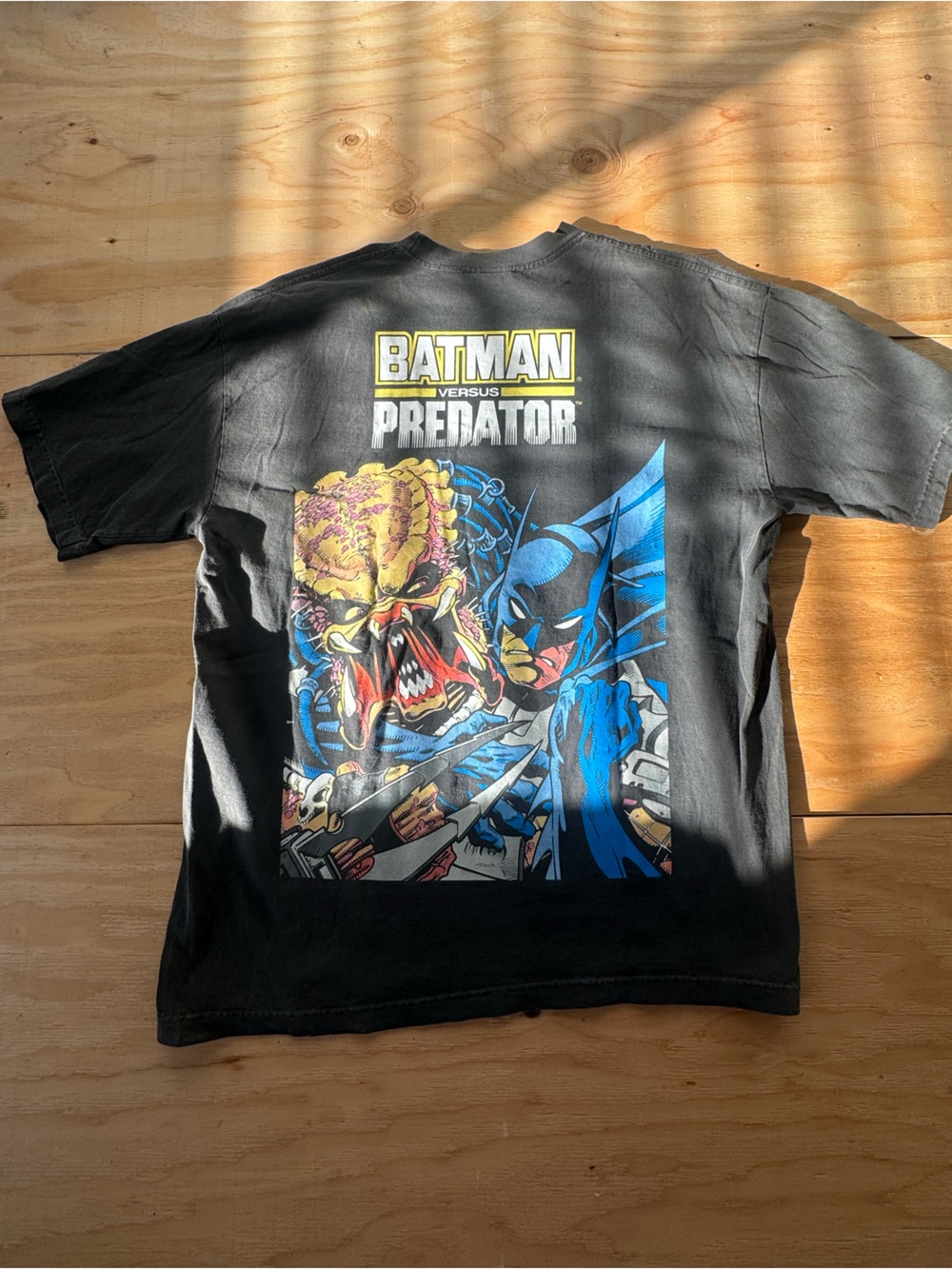 Batman vs Predator Reprint - Picture 2 of 4